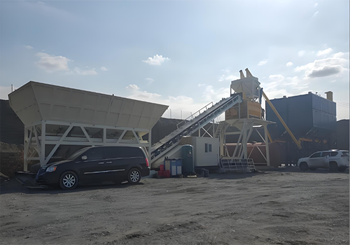 Compact concrete batching plants